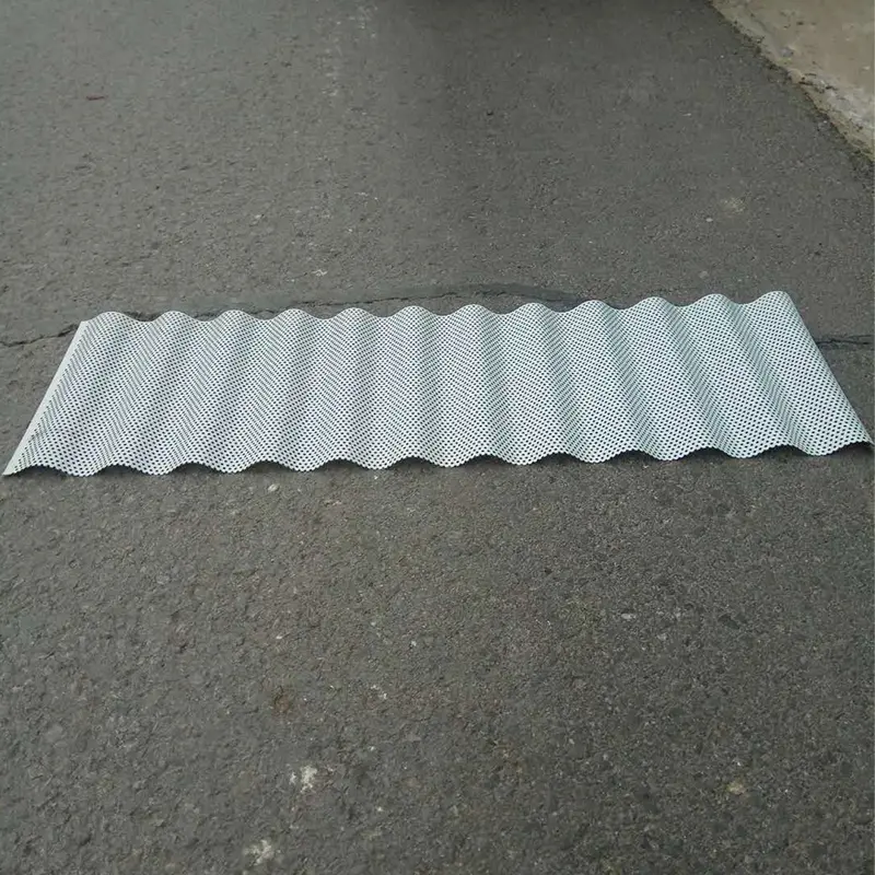 Perforowane profilowane panele metalowe